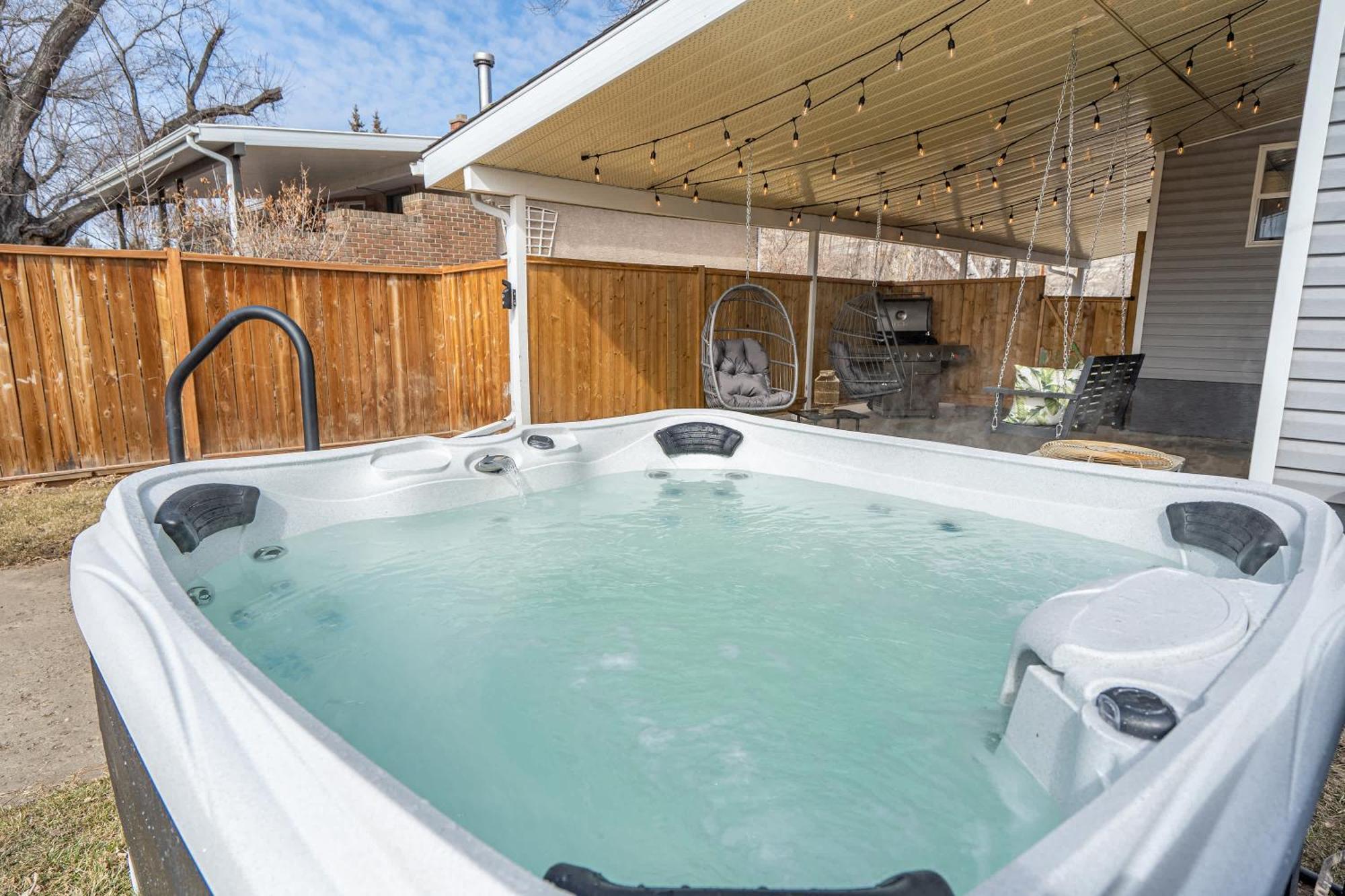 Timber Valley I Hottub I Pingpong I Sleep 14 I Bbq Holiday home