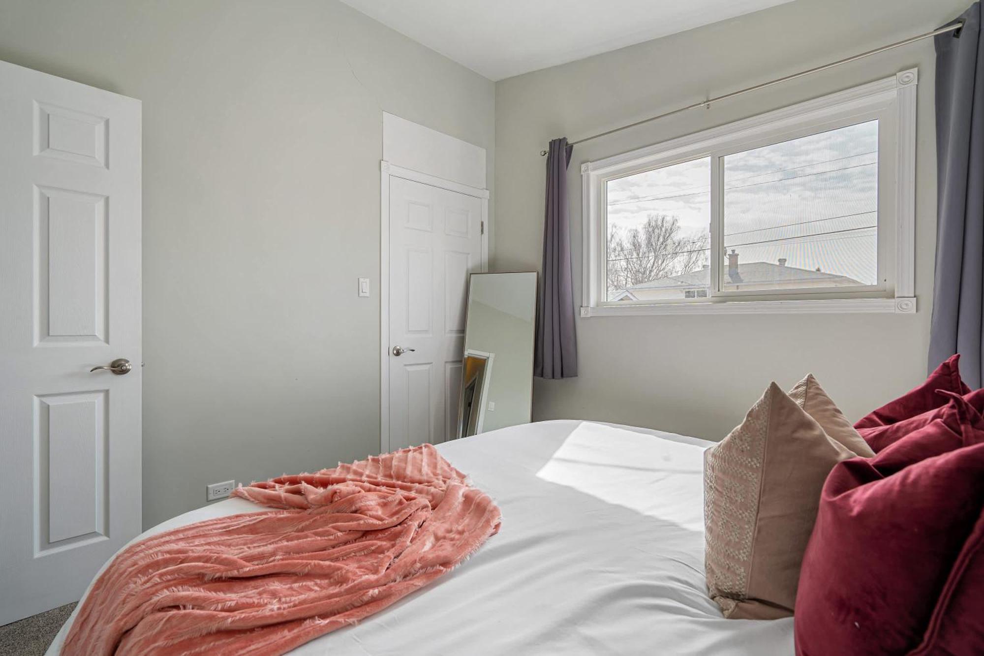Timber Valley I Hottub I Pingpong I Sleep 14 I Bbq Drumheller